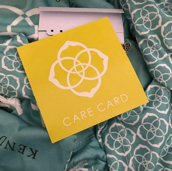 Kendra Scott Isla Necklace - Picture 5 of 5